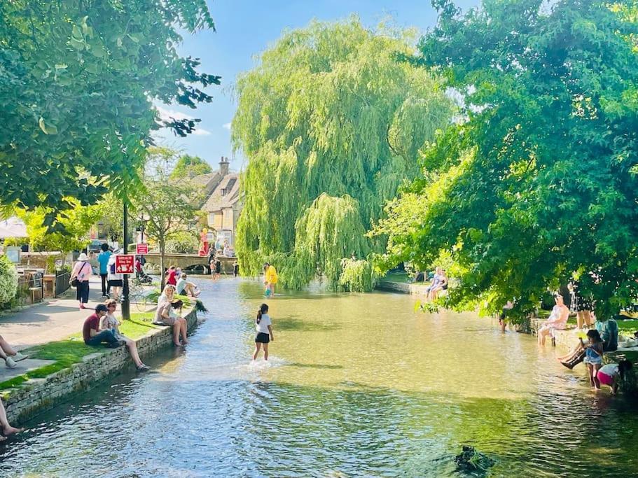 Lavender Lodge Bourton Exteriör bild